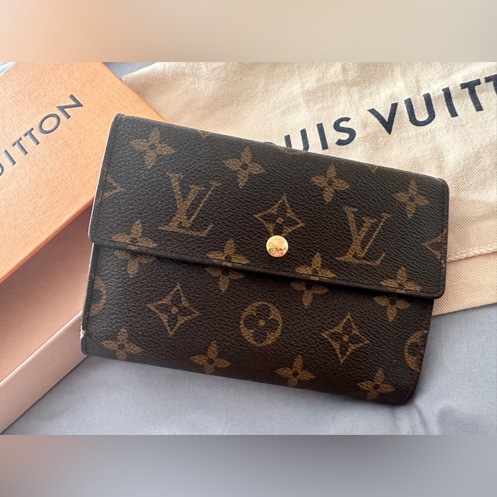 ‼️AUTHENTIC‼️ LV MONOGRAM PORTE TRÉSOR ÉTUI PAPIER WALLET WITH DUSTBAG & BOX